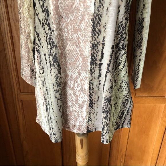 LOGO Layers Lori Goldstein Olive Green Snakeskin Mesh Sheer Long Sleeve Top - S - Picture 3 of 9